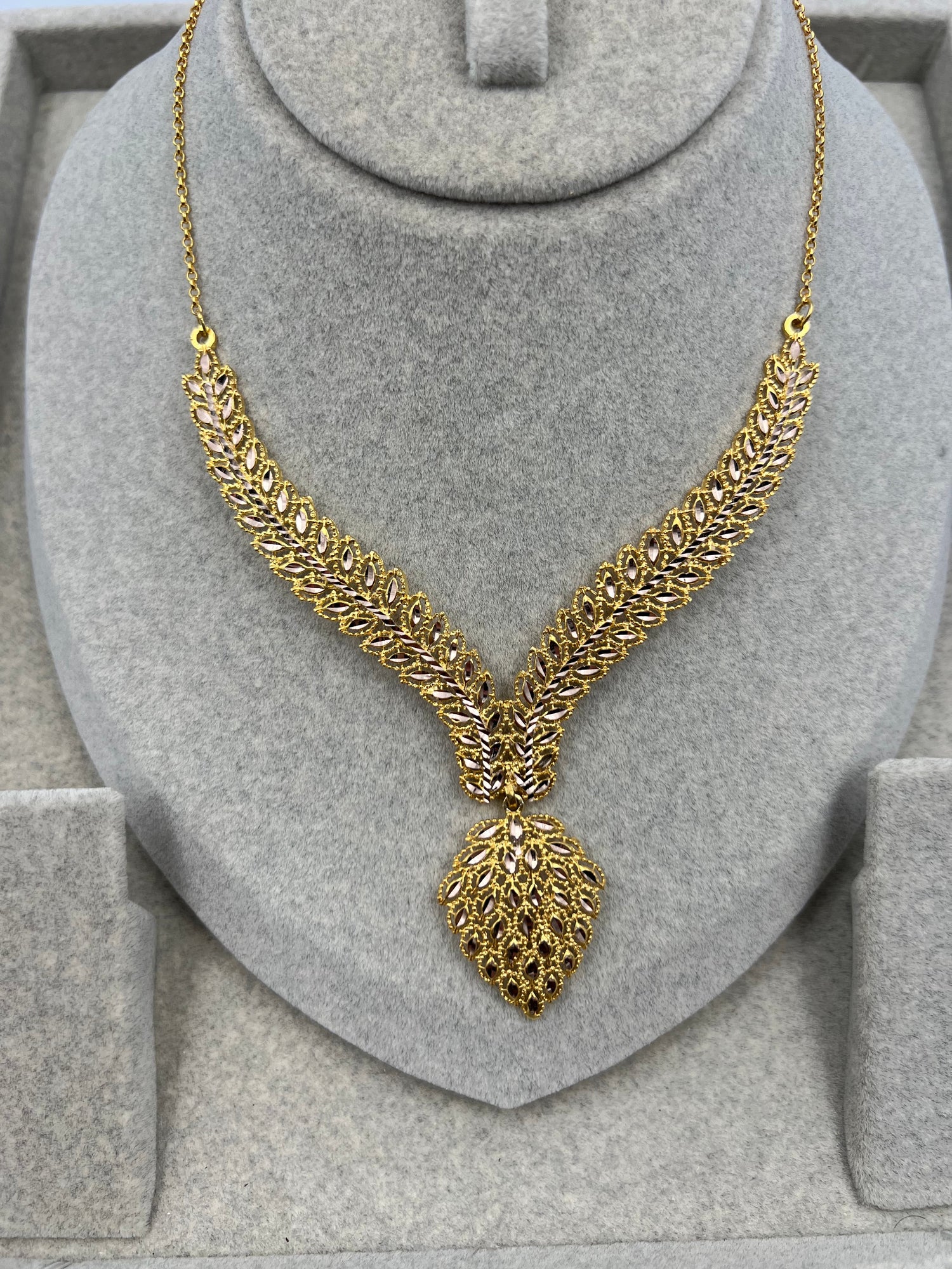Colliers nouvelle collection فضة مشللة بالذهب