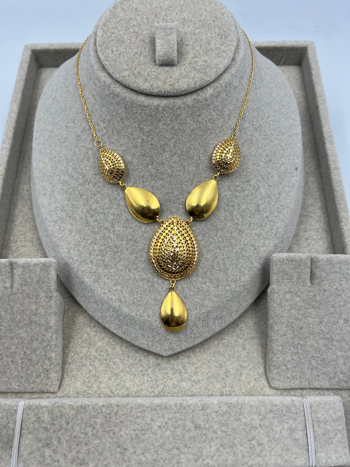 collier A03