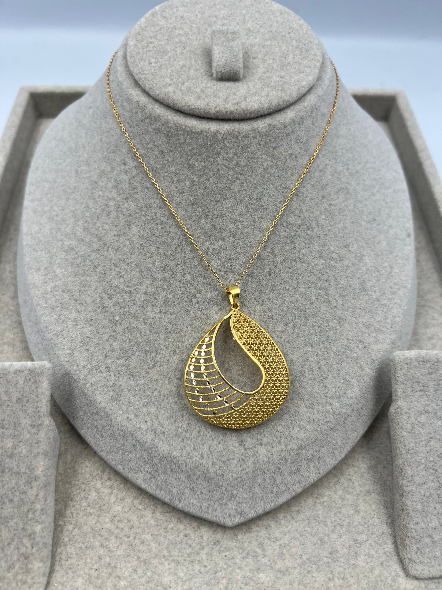 Collier A01