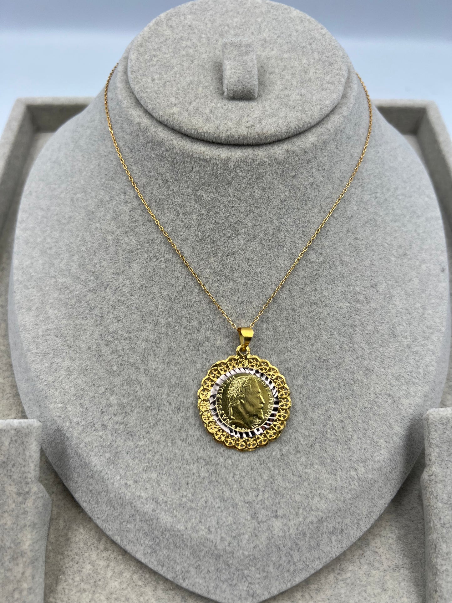 Collier A11